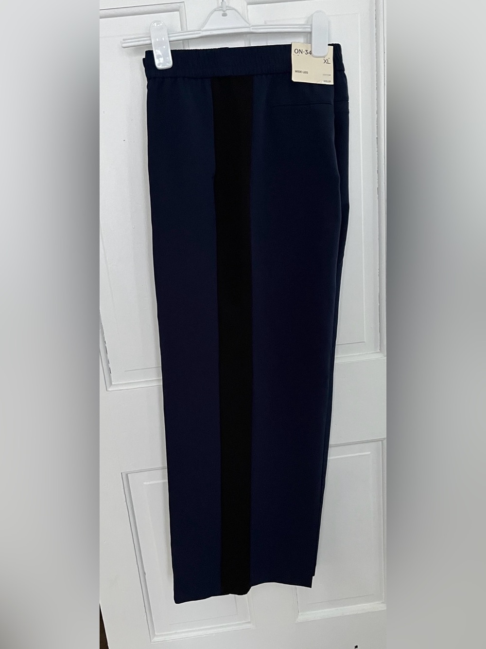 💥FINAL OFFER PRICE💥 Navy with black side stripe wide leg pants new with tag On